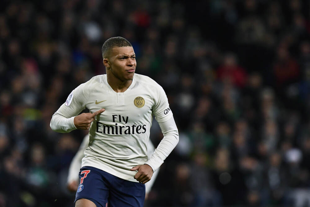 烟火璀璨 庐山跨年音乐节燃动全城